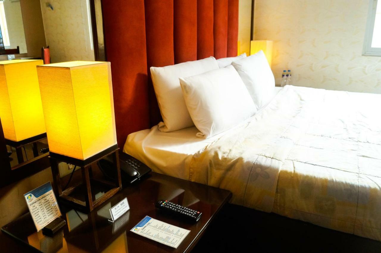 Hotel La Corona De Lipa Липа Экстерьер фото